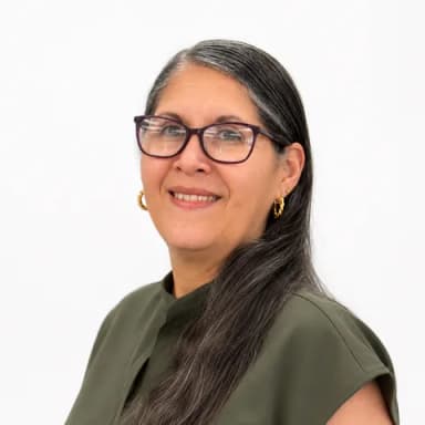 Mirta, Técnica de Pestañas y Uñas